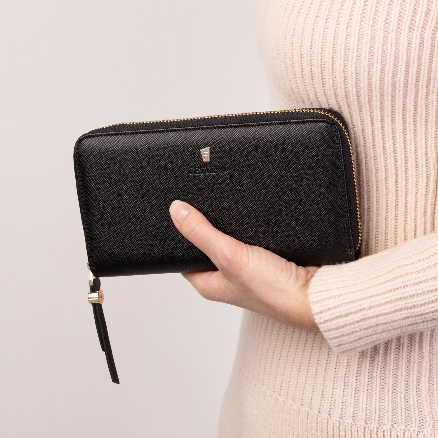Portmonetka podrózna Mademoiselle Black - obrazek 7