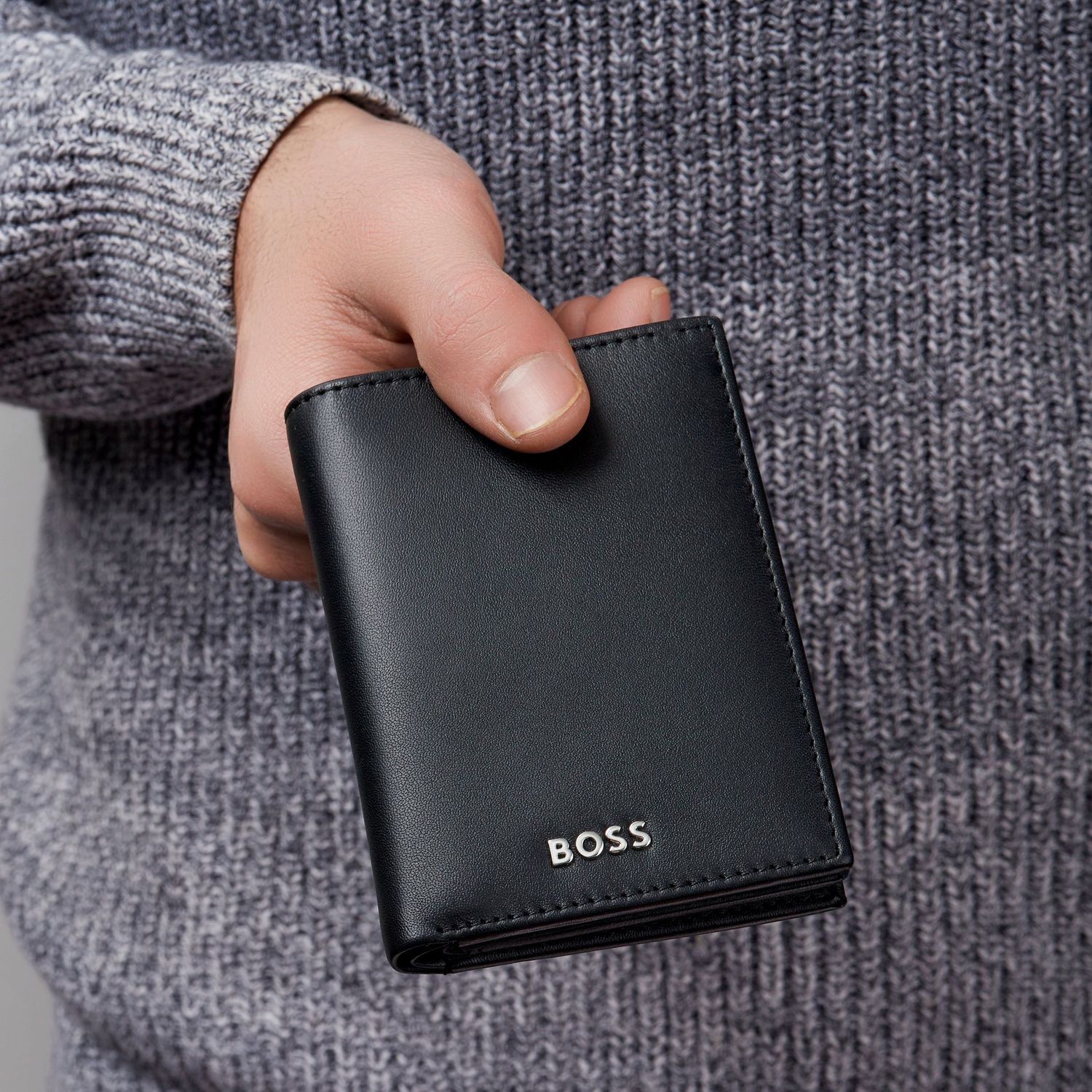 Card holder with flap and money pocket Classic Smooth Black - obrazek 5