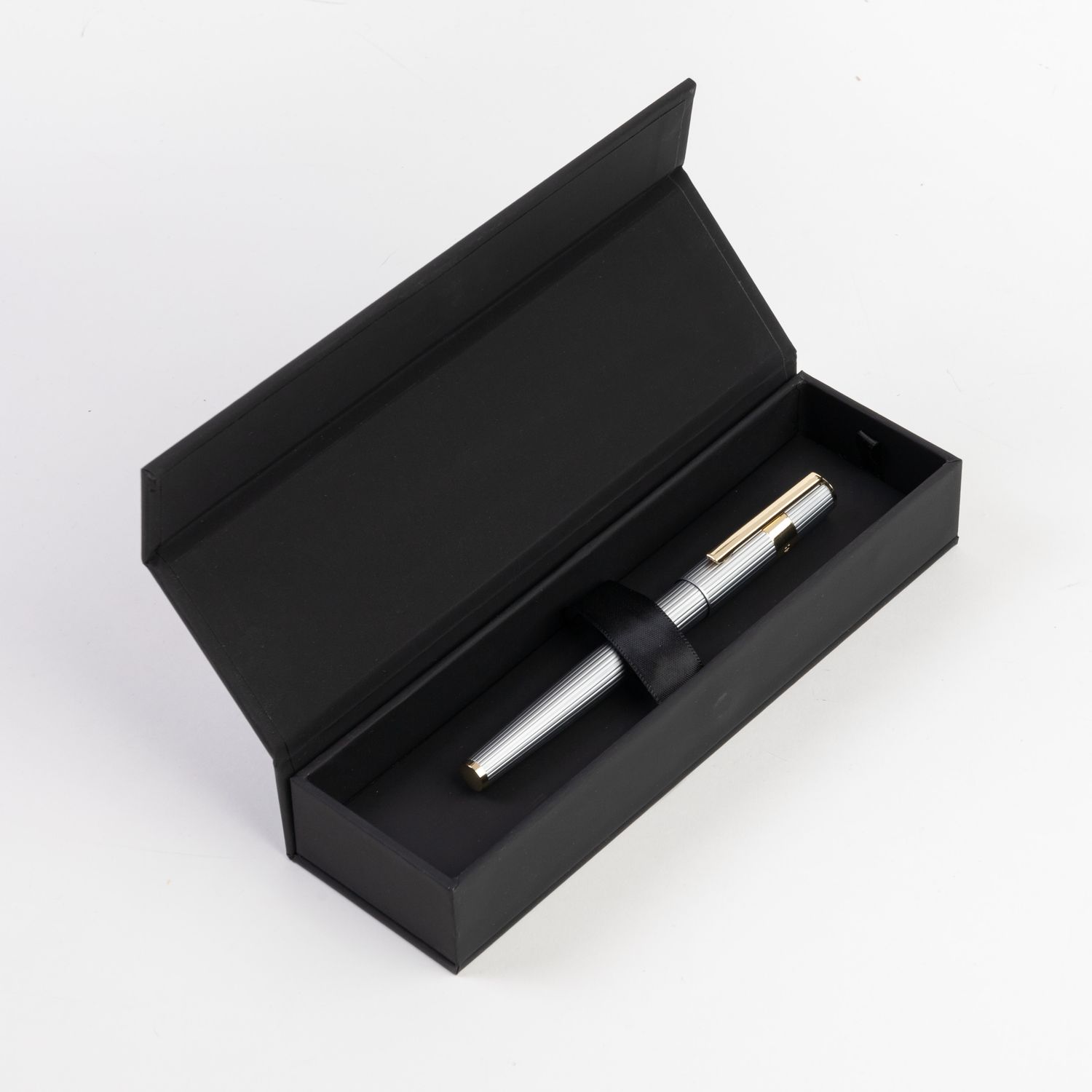 Wieczne pióro Gear Pinstripe Silver / Gold - obrazek 8