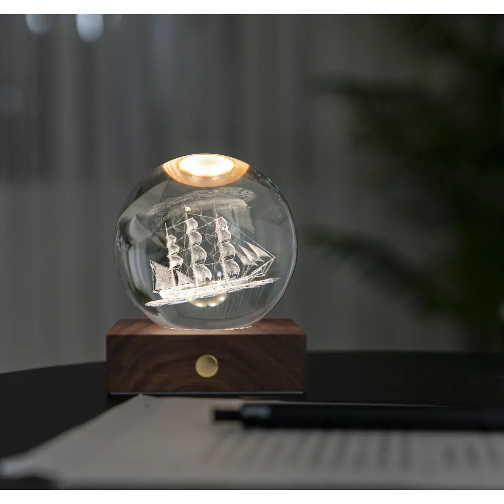 Lampa Amber Crystal 3D laser / Kolekcja sportowa: Żaglówka - obrazek 4