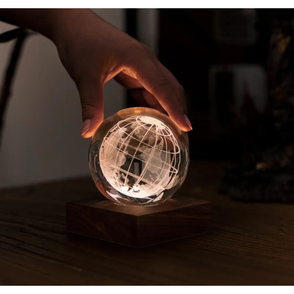 Lampa Amber Crystal 3D laser / Kolekcja kosmiczna: Kula ziemska - obrazek 2