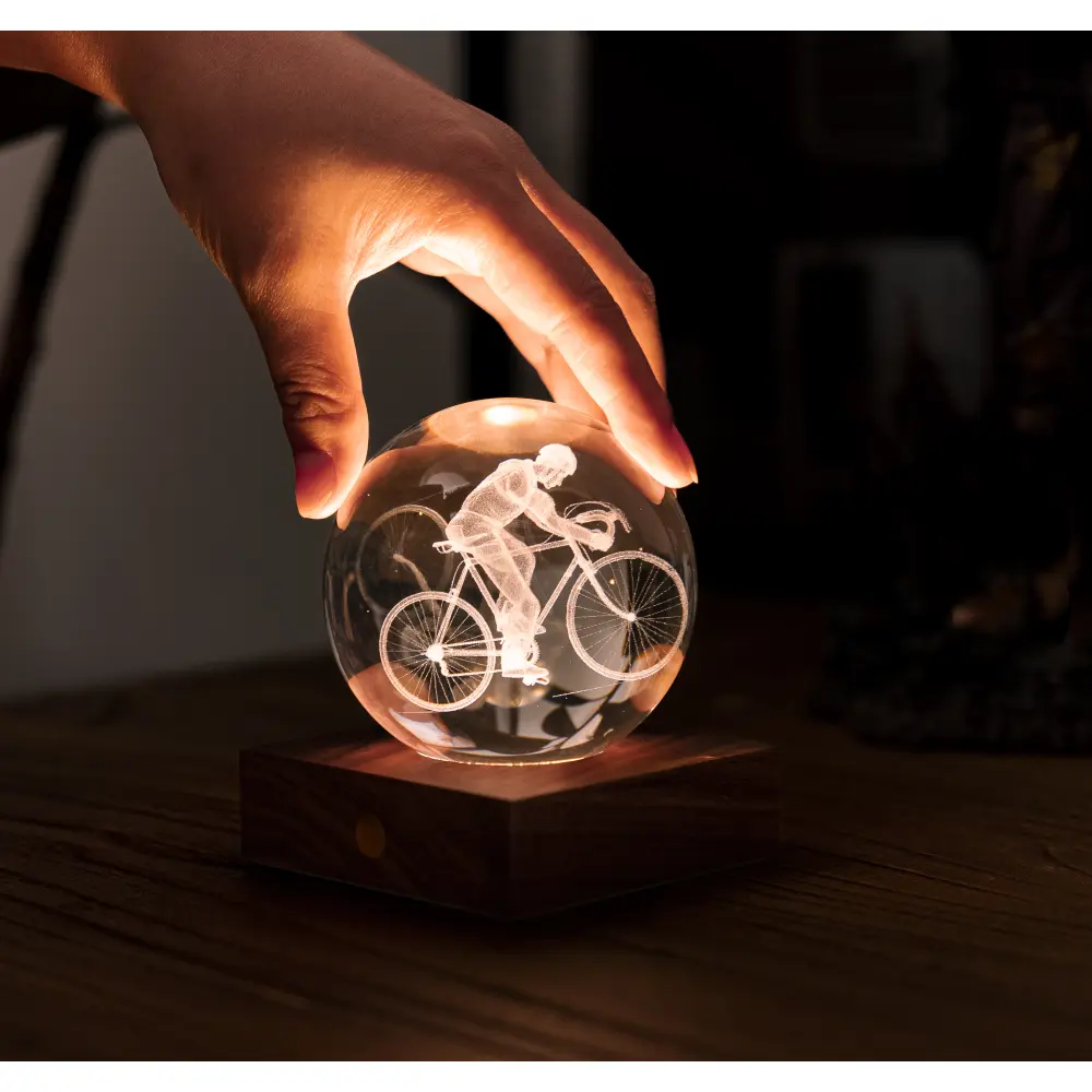Lampa Amber Crystal 3D laser / Kolekcja sportowa: Rowerzysta - obrazek 6