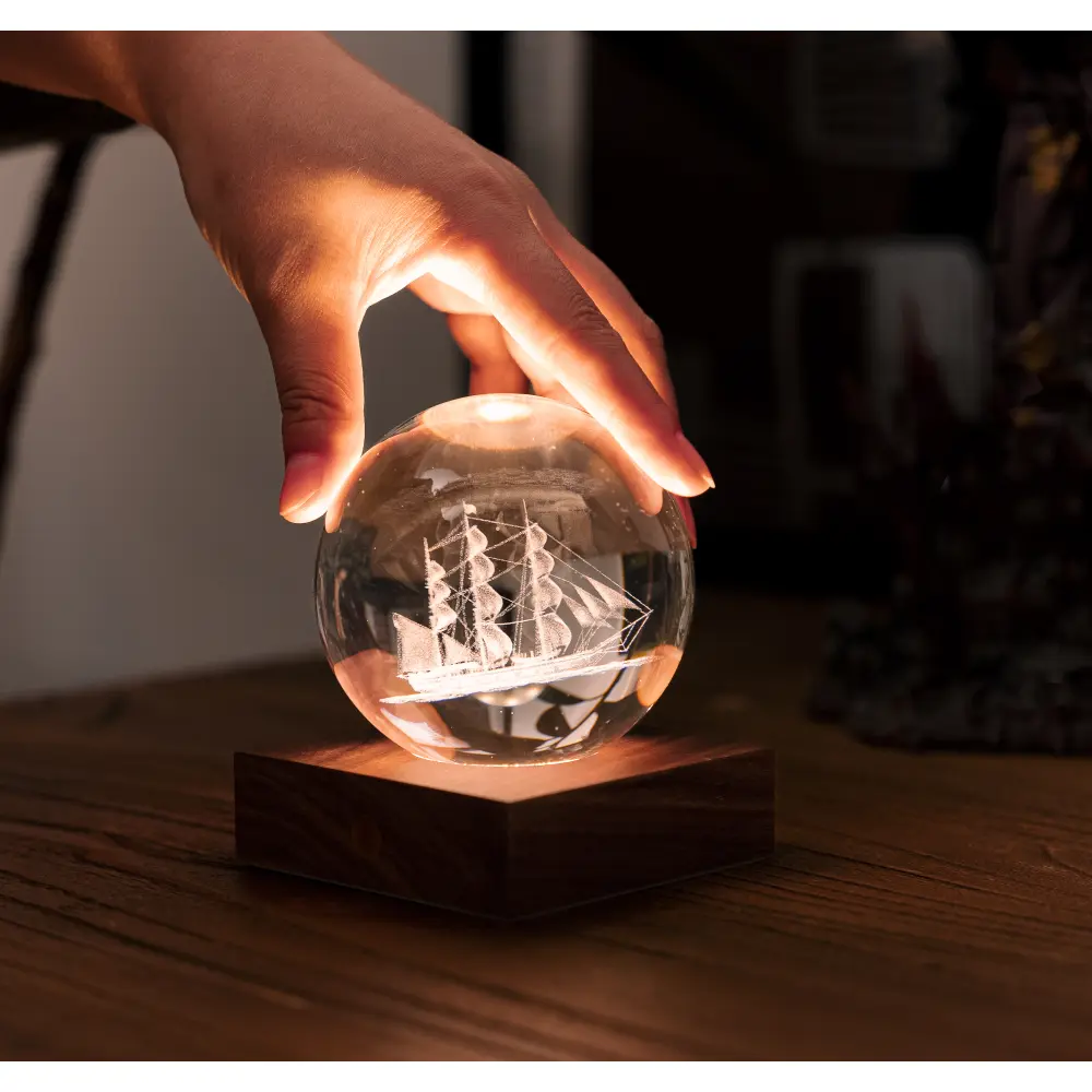 Lampa Amber Crystal 3D laser / Kolekcja sportowa: Żaglówka - obrazek 2