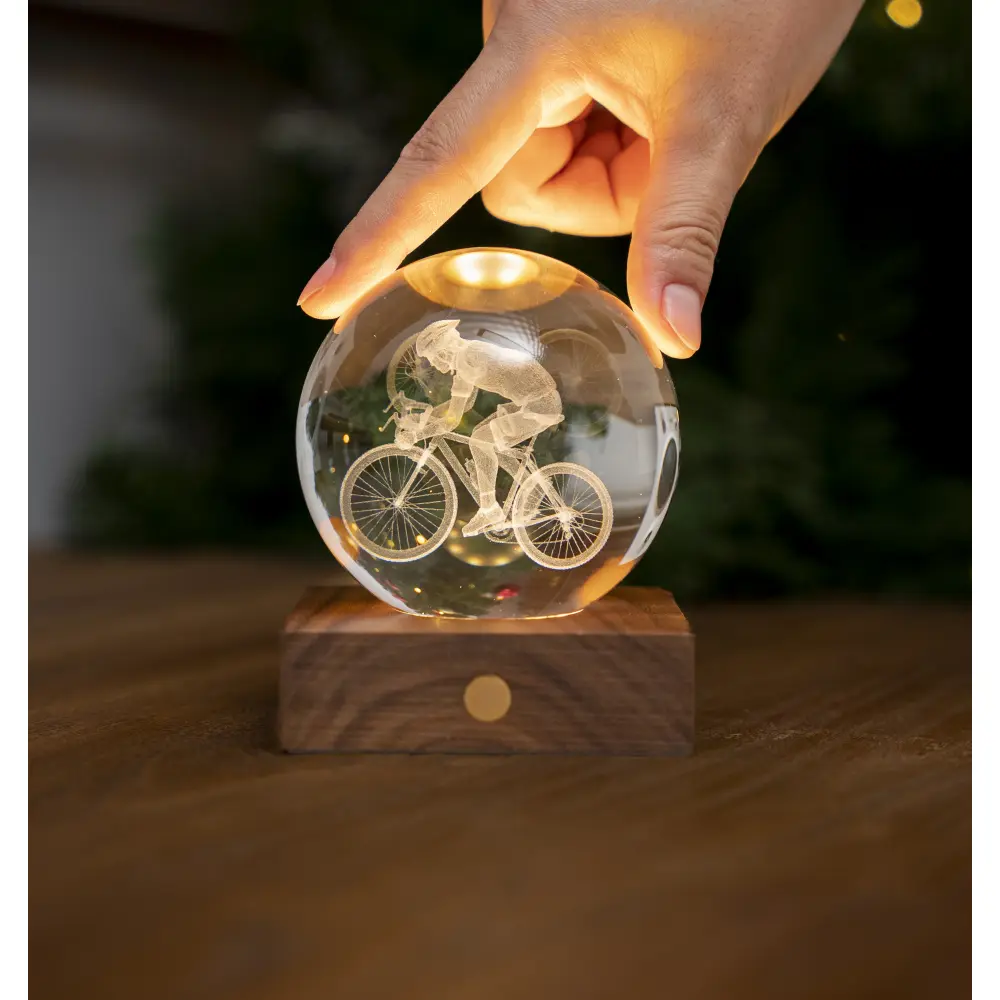 Lampa Amber Crystal 3D laser / Kolekcja sportowa: Rowerzysta - obrazek 4