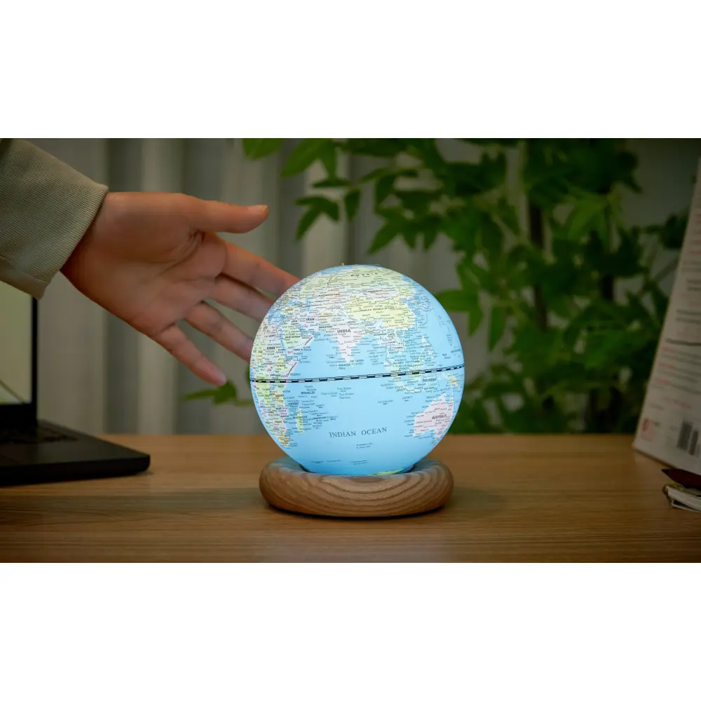 Mini Lampa Atlas Globe Lightblue White Ash base - obrazek 15