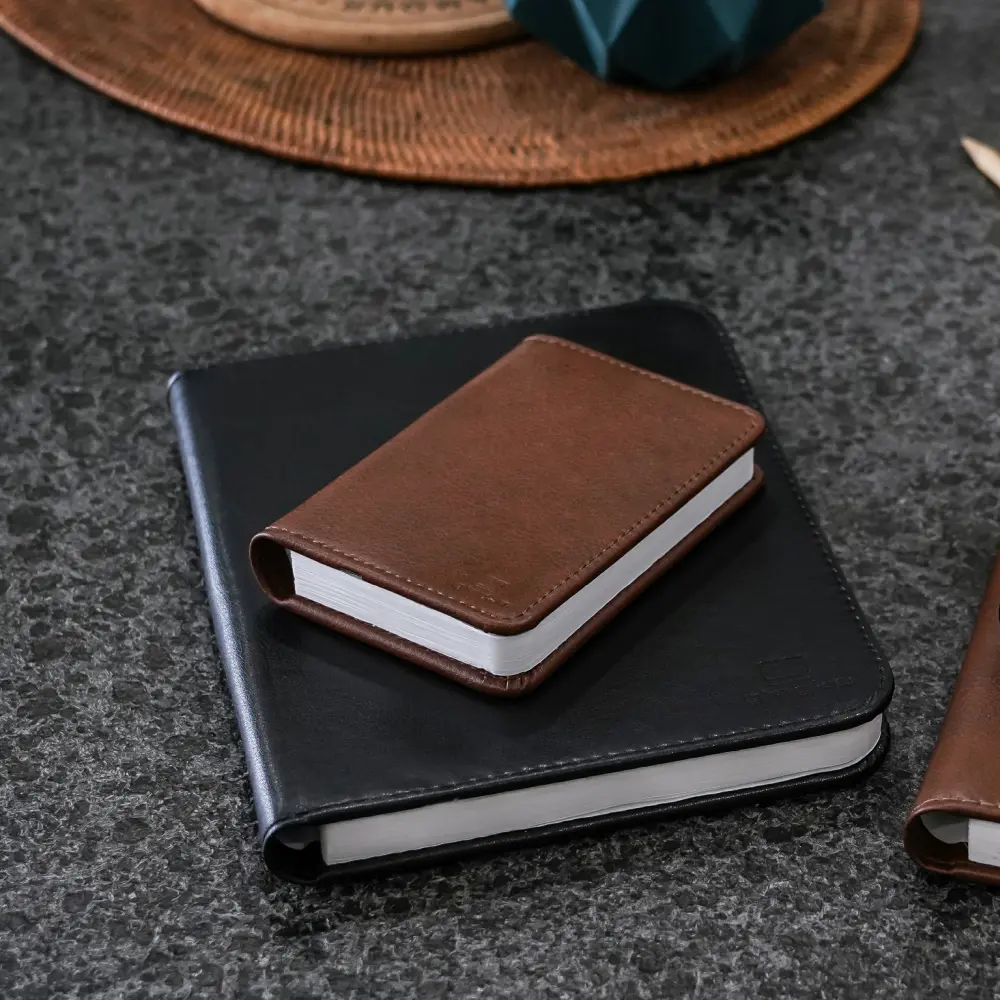 Mini Lampa książka Smart Book Brown - wykończenie włókno skórzane - obrazek 5