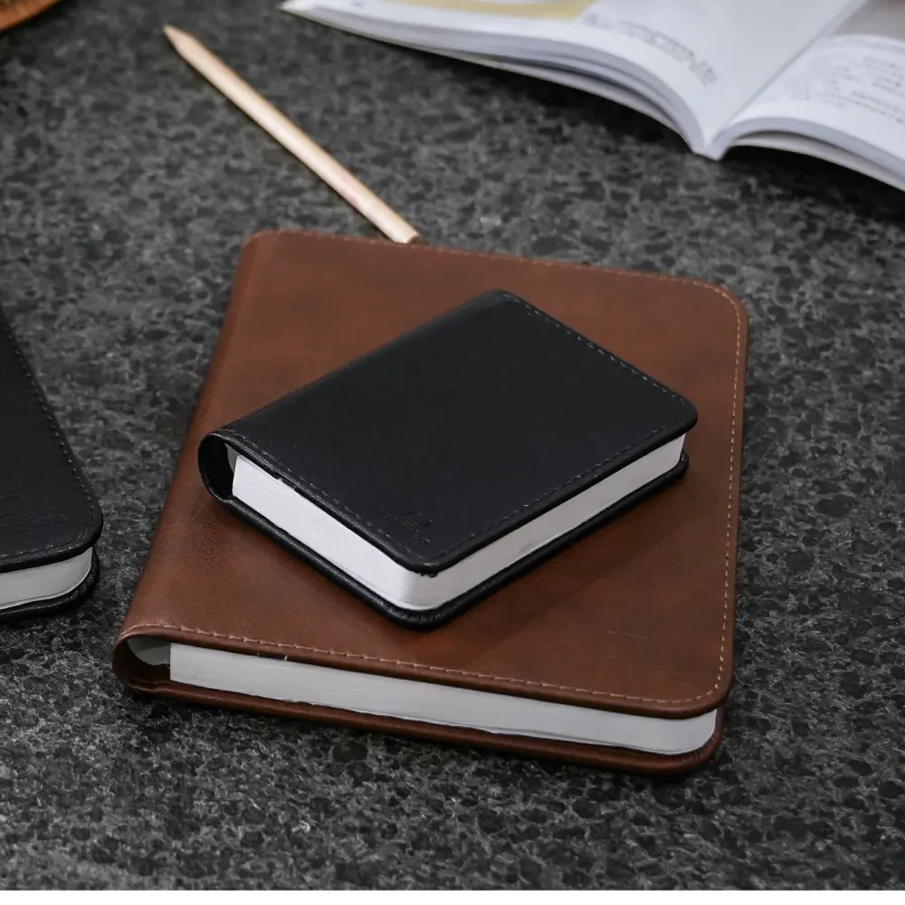 Mini Lampa książka Smart Book Black - wykończenie włókno skórzane - obrazek 6