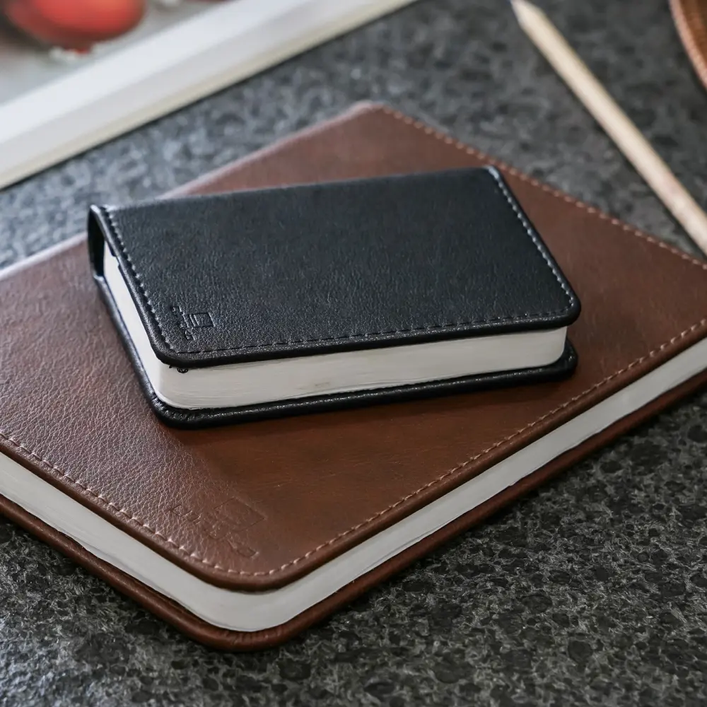 Mini Lampa książka Smart Book Black - wykończenie włókno skórzane - obrazek 5