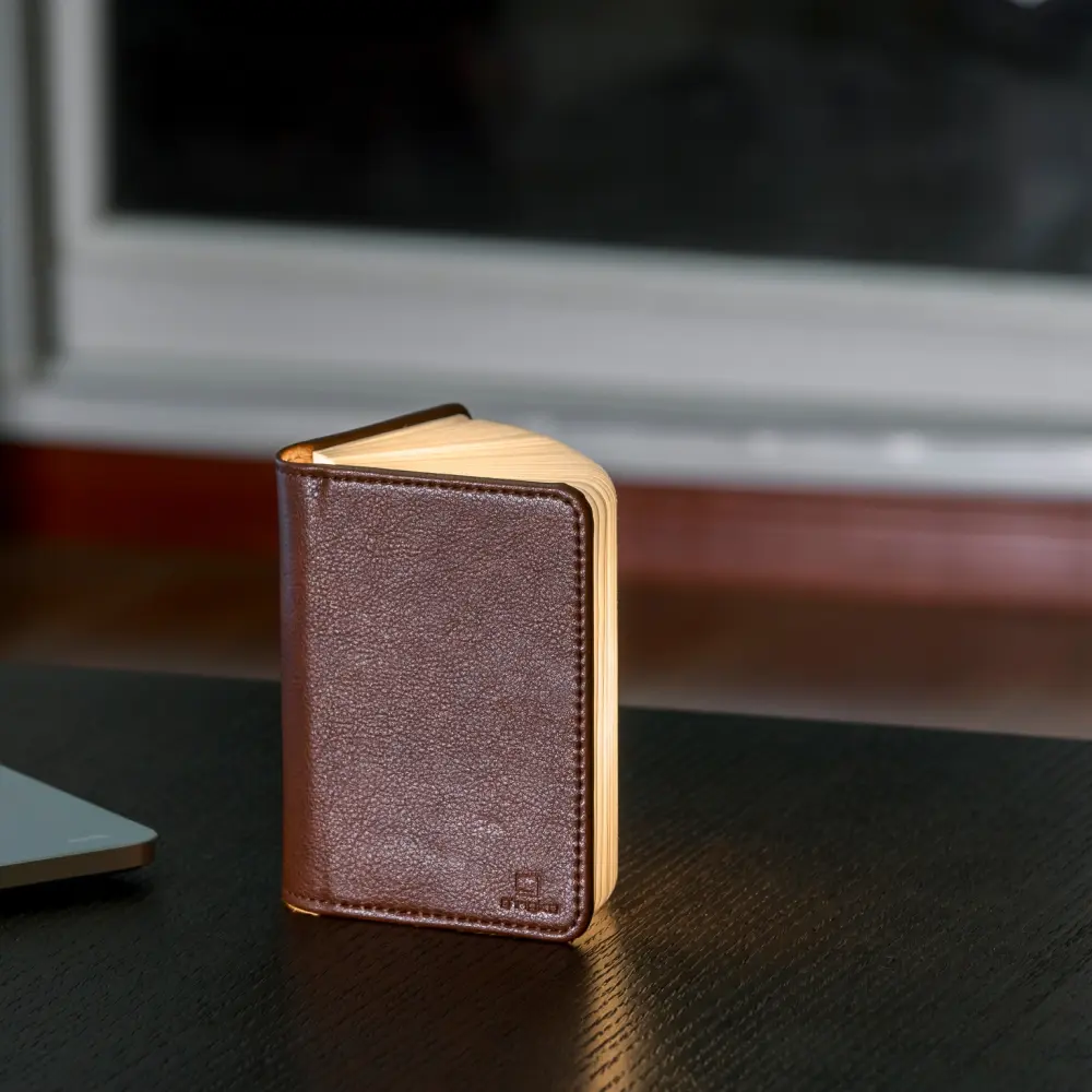 Mini Lampa książka Smart Book Brown - wykończenie włókno skórzane - obrazek 4