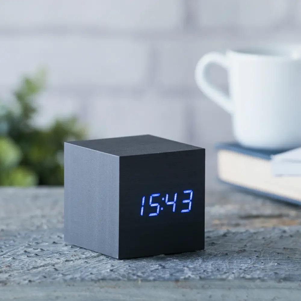 Budzik Wooden Cube Click Czarny / Niebieski LED - obrazek 5