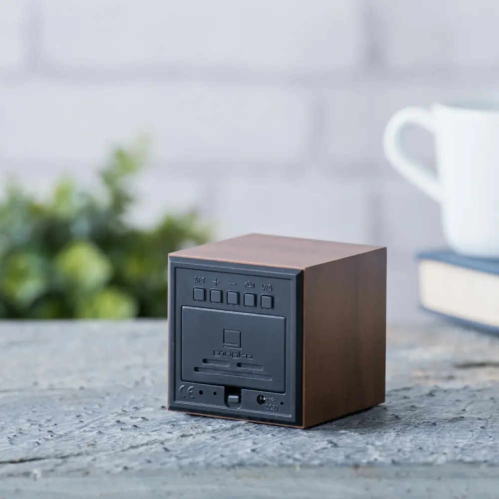 Budzik Wooden Cube Click Brązowy / Czerwony - obrazek 7