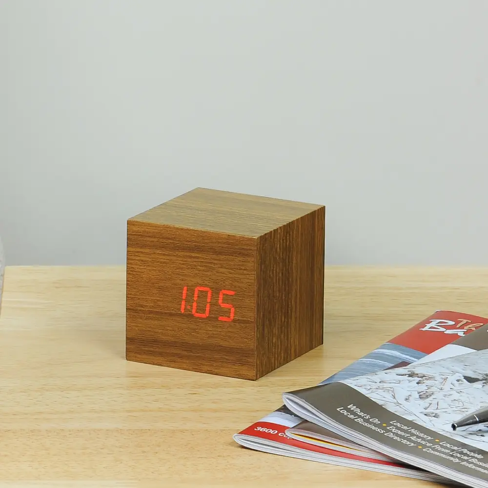 Budzik Wooden Cube Click Teak / Czerwony - obrazek 2