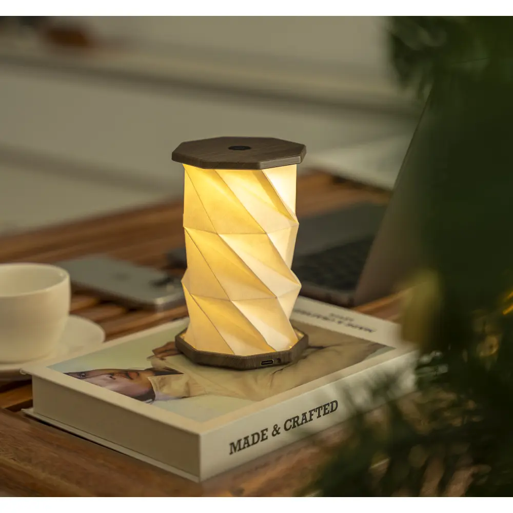 Mini lampa Twist Hexagon Walnut Drift - obrazek 3