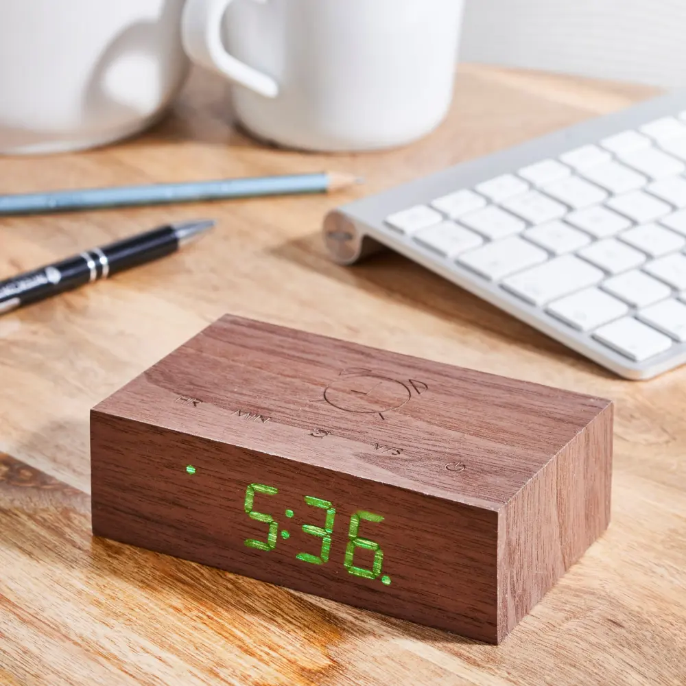 Budzik Flip Cilck Zielony LED/ Natural Walnut - obrazek 4