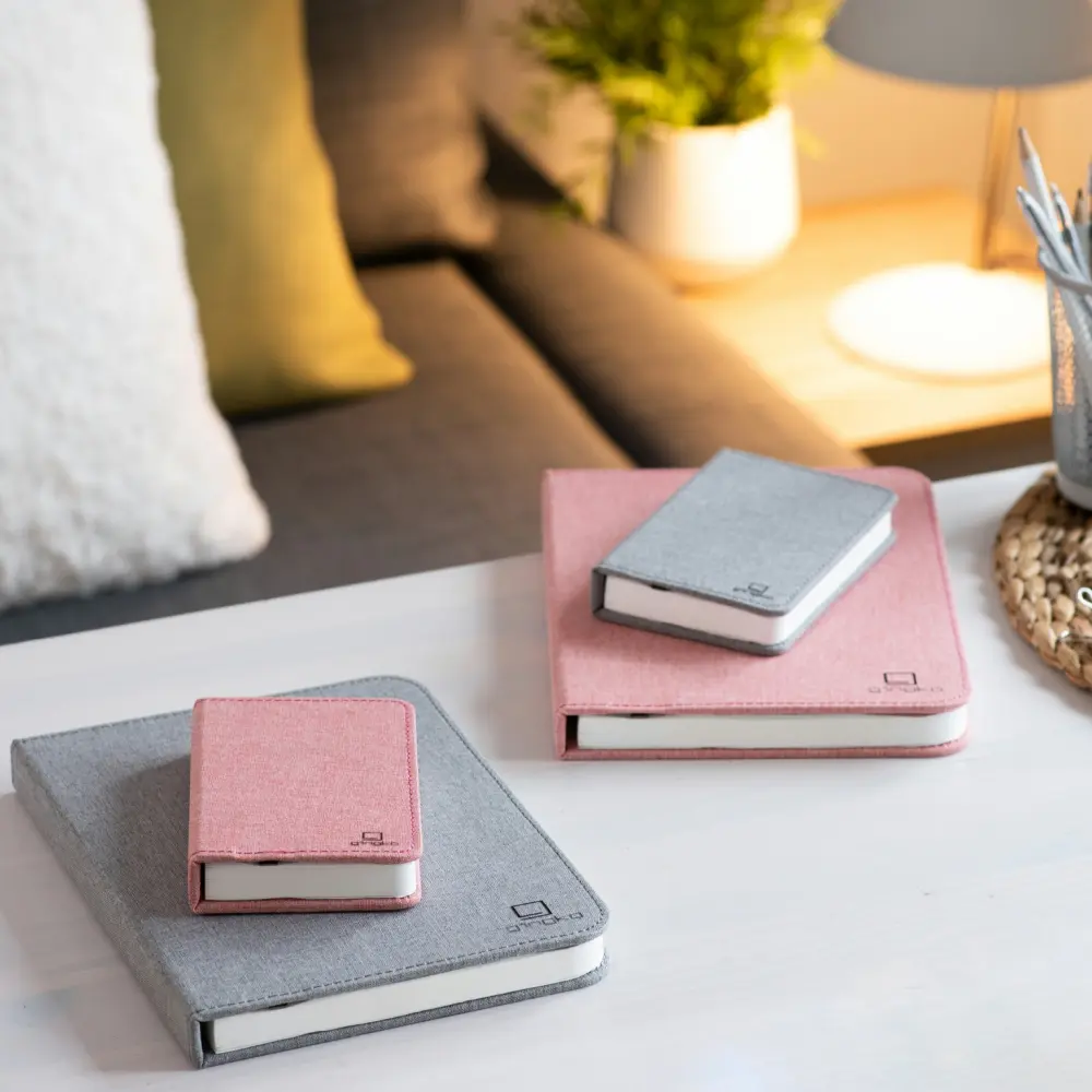 Duża lampa książka Smart Book Blush Pink - wykończenie tkaniną - obrazek 7