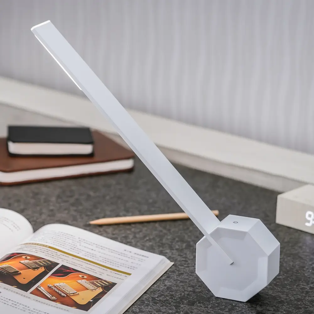 Octagon One przenośna lampa biurkowa. Biała - obrazek 5