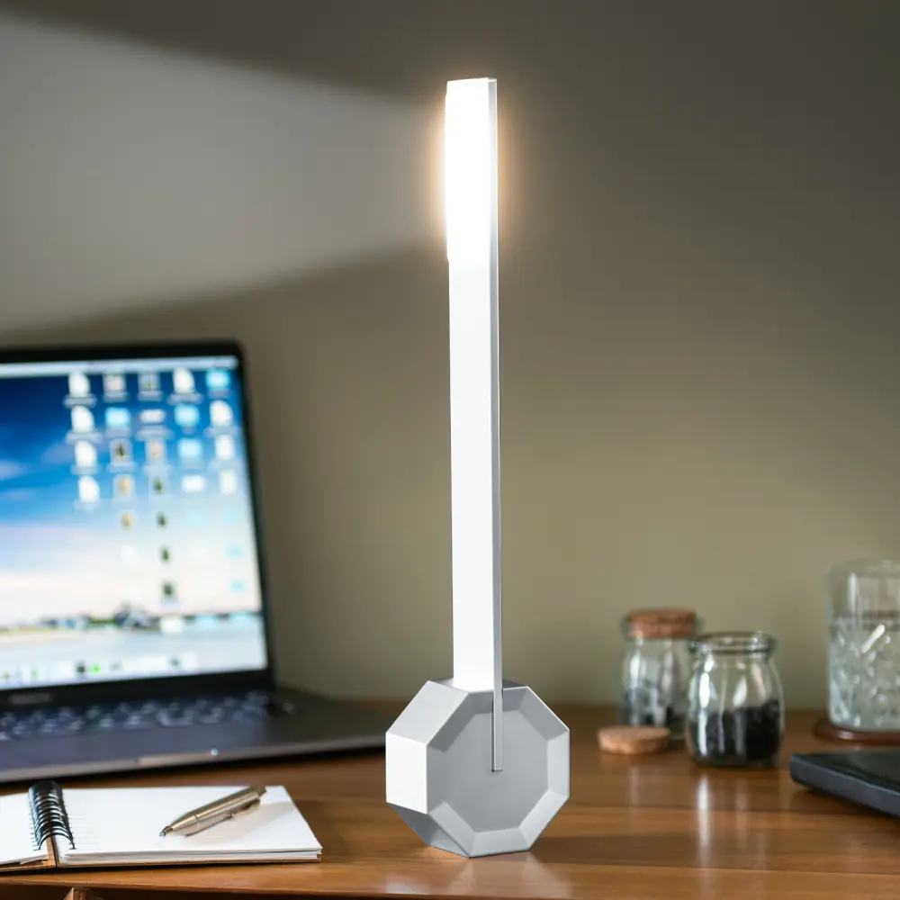 Octagon One przenośna lampa biurkowa. Aluminium - obrazek 8