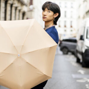 Mini-parapluie-beige-ANATOLE-Camille-1000x1111