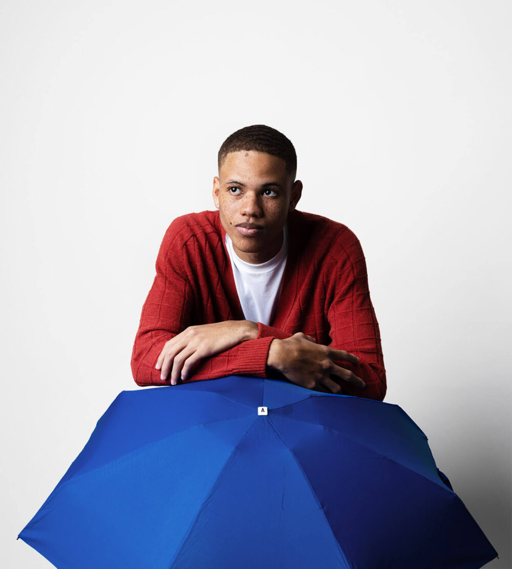 Mini-parapluie-bleu-roi-Anatole-Marguerite-1000x1111